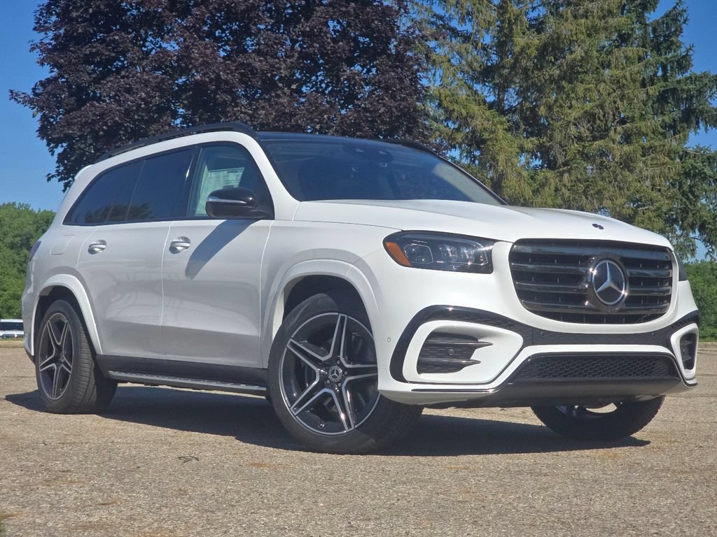 New 2026 MANUFAKTUR Moonlight White Metallic Mercedes-Benz GLS 450 image 41