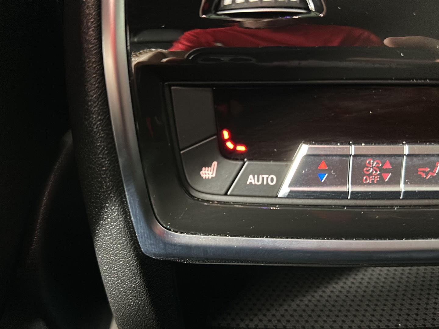 Used 2025 Alpine White BMW xDrive40i image 28