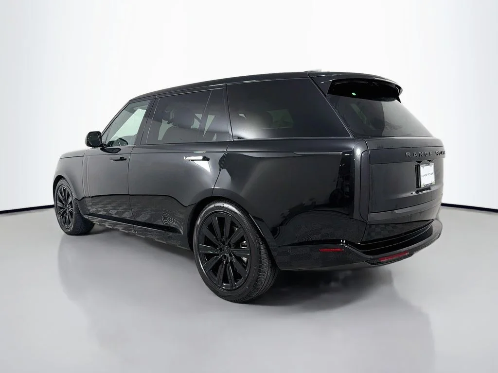 New 2026 Santorini Black Land Rover SE 7 Seats image 7
