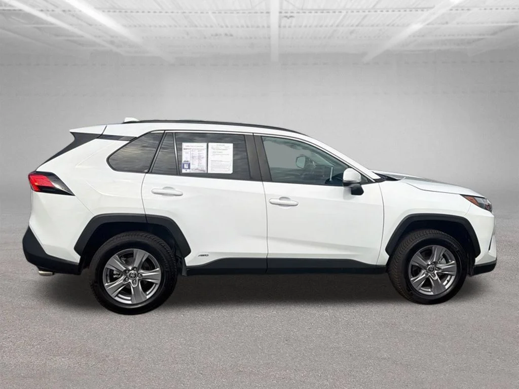 Used 2023 White Toyota XLE image 13