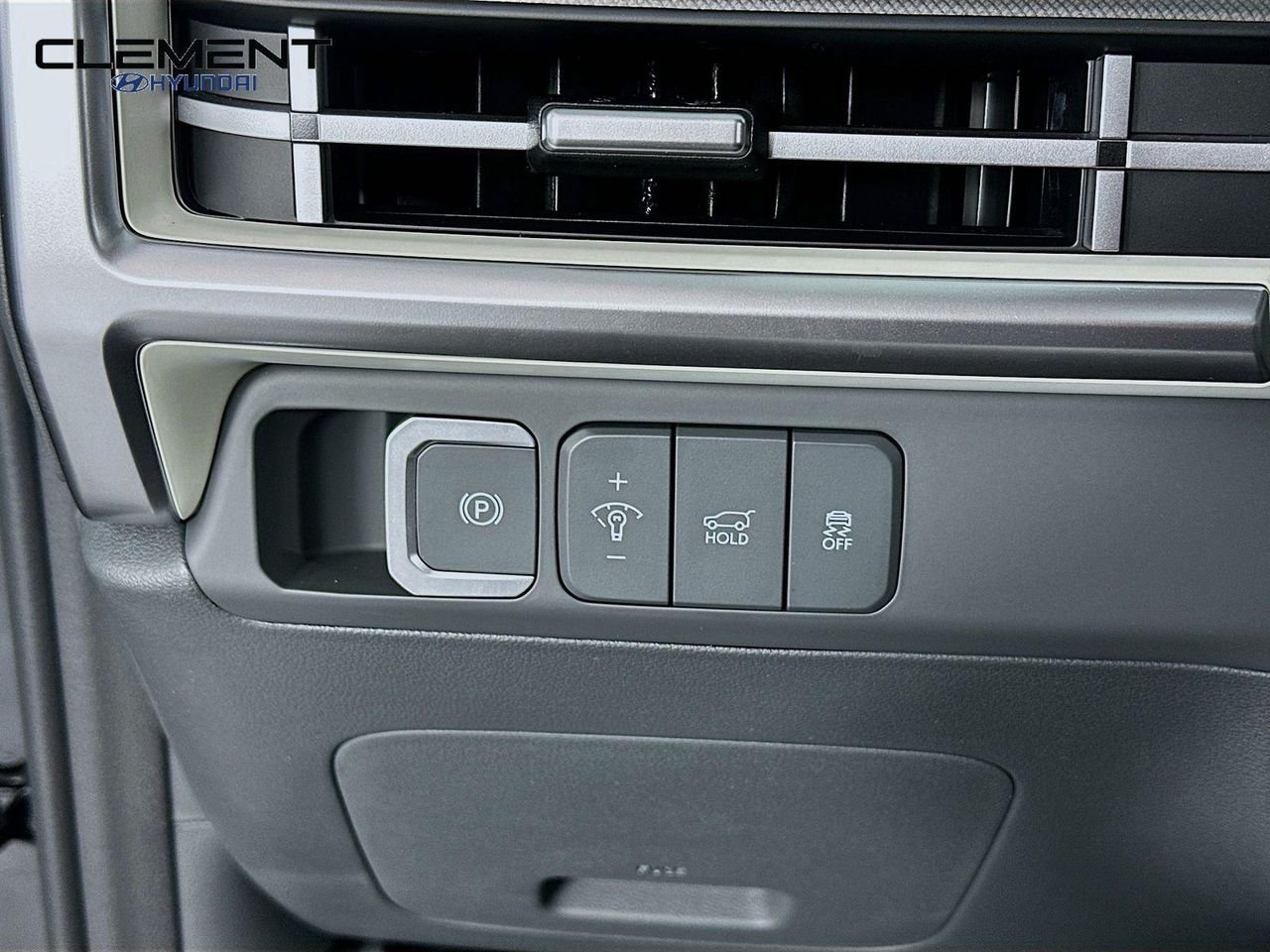 2026 Hyundai Santa Fe SE - Photo 16