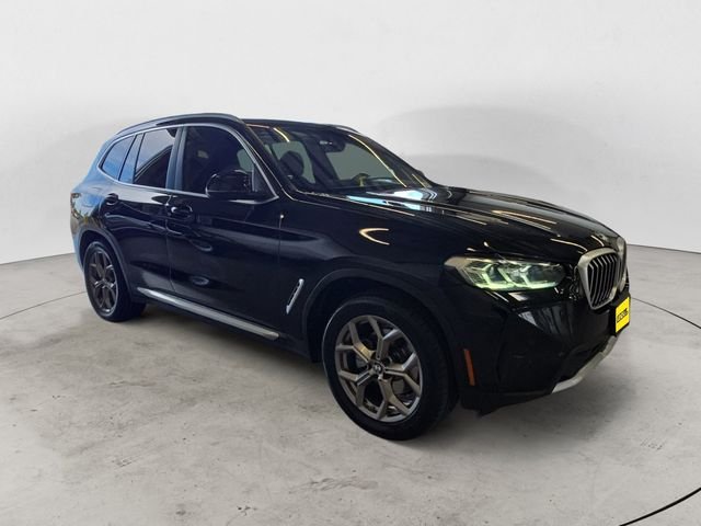 Used 2023 Black BMW xDrive30i image 3