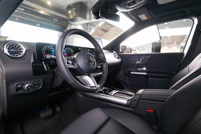 New 2026 Polar White Mercedes-Benz GLA 250 image 40