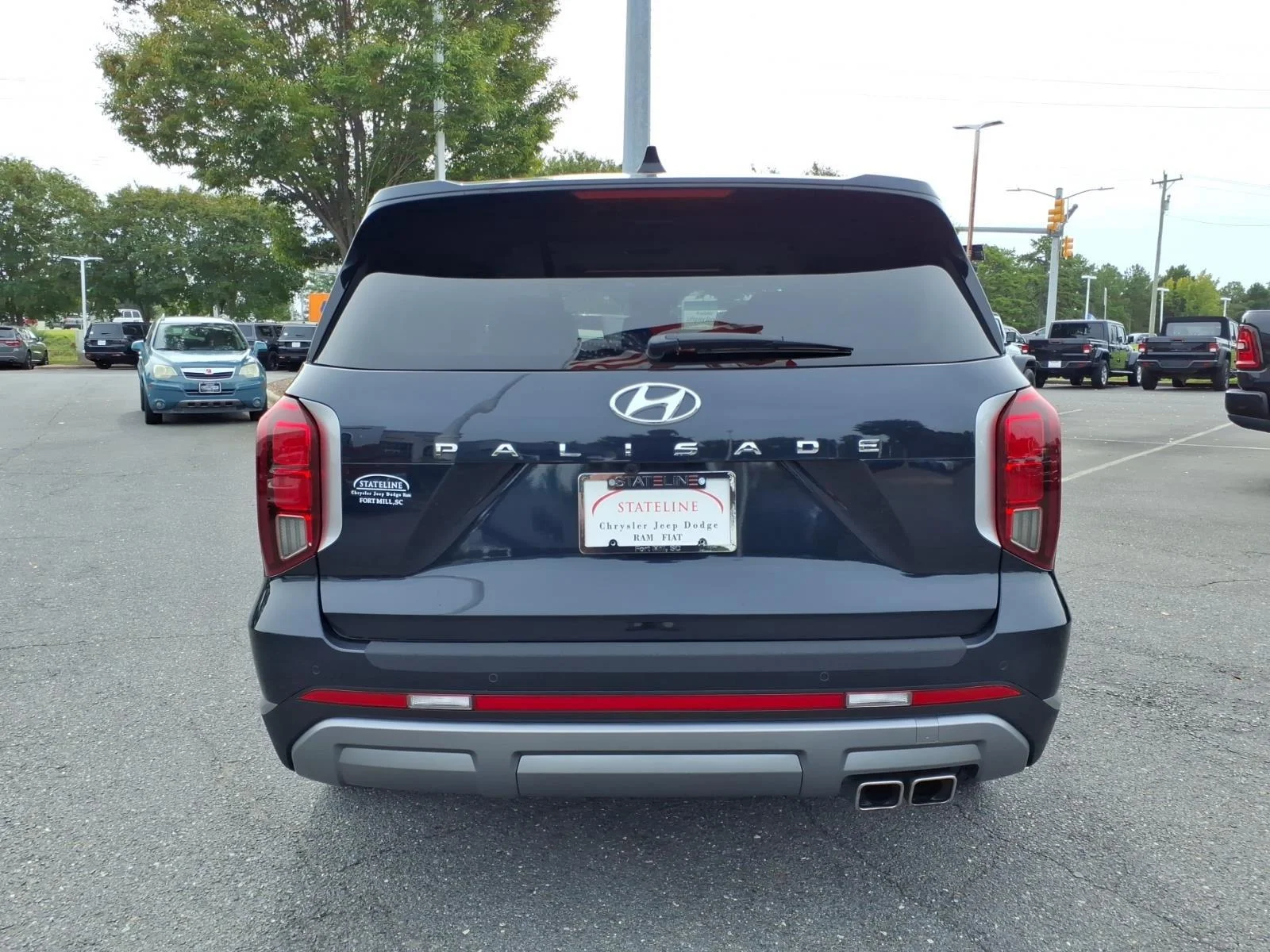 Used 2024 Moonlight Cloud Hyundai SEL 8P image 17