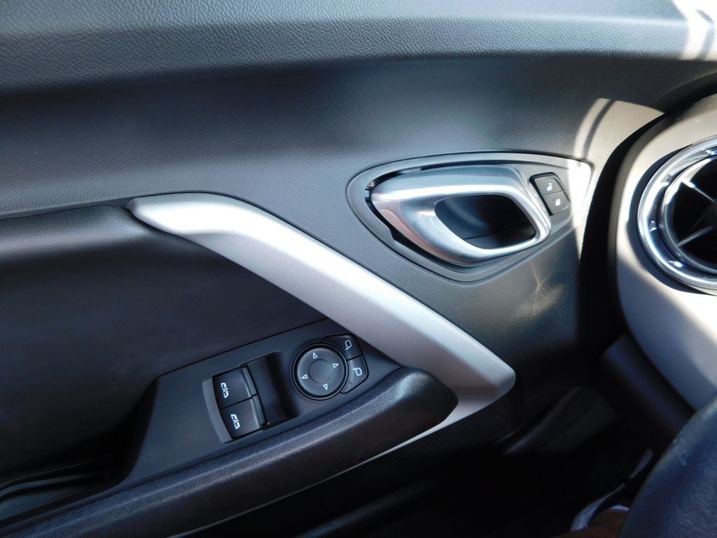 Used 2020 Shadow Gray Metallic Chevrolet LT1 image 21
