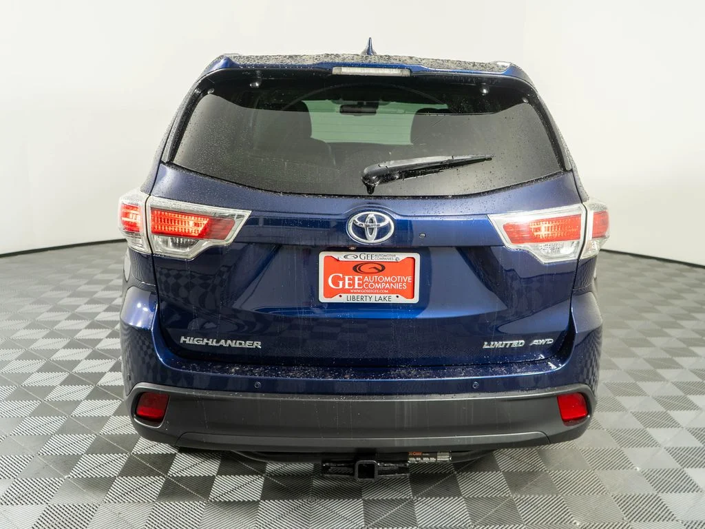Used 2015 Blue Toyota Limited Platinum V6 image 5