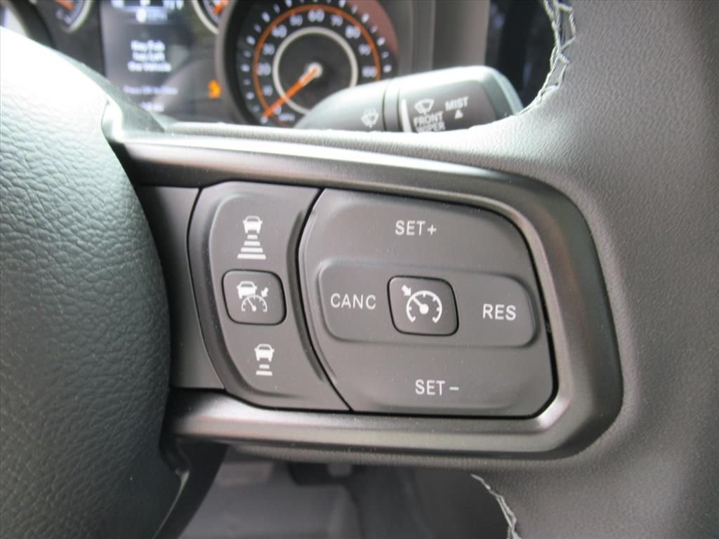 New 2026 Bright White Clear-Coat Exterior Paint Jeep Sport S image 22