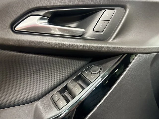 2027 Chevrolet Equinox LT - Photo 20
