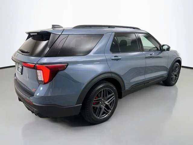 Used 2025 Vapor Blue Ford ST image 7