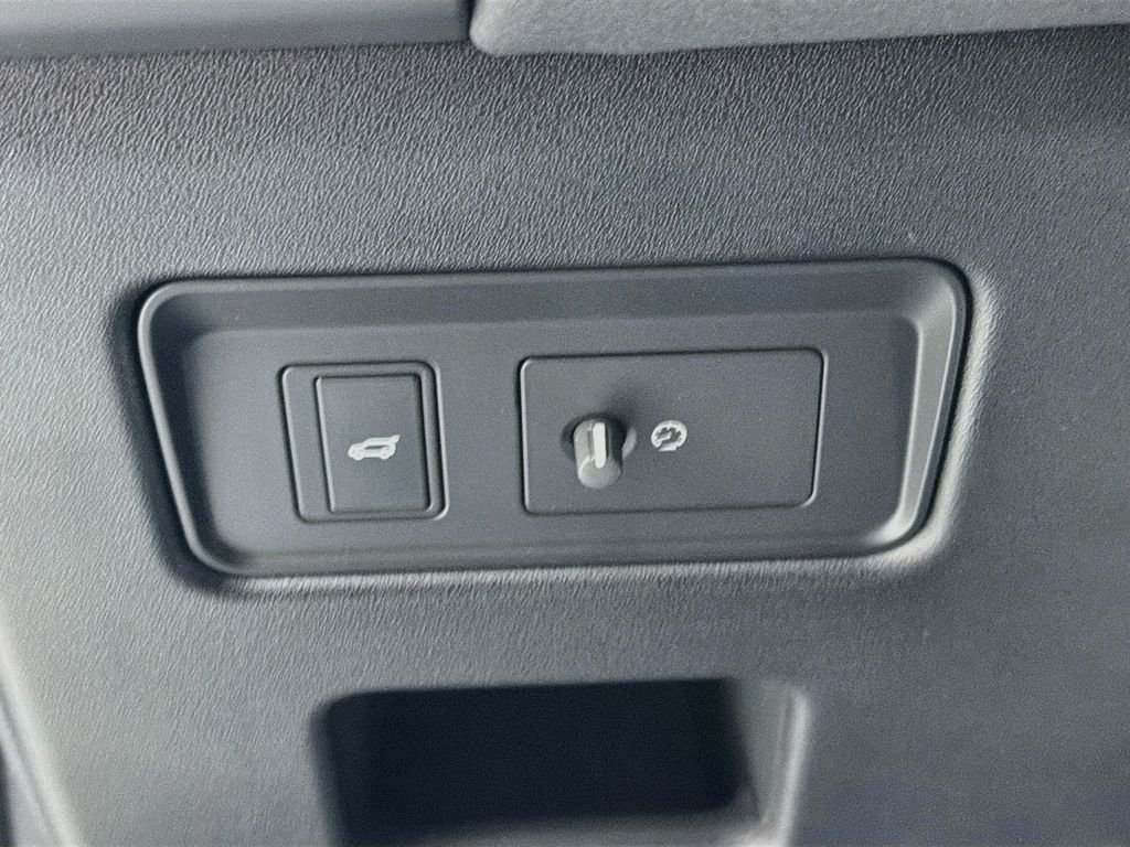 Used 2026 White Land Rover S image 10