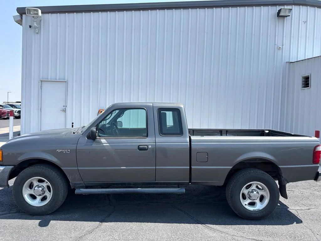 Used 2005 Dark Shadow Gray Clearcoat Metallic Ford XLT image 6