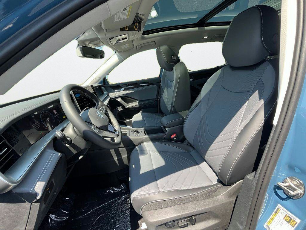 New 2026 Blue Volkswagen SE image 10