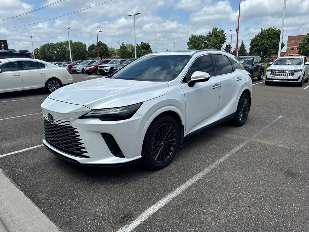 Used 2025 White Lexus 350 Premium image 3