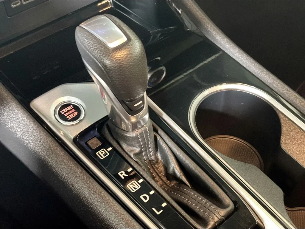 Used 2024 Silver Nissan 2.5 SV image 17