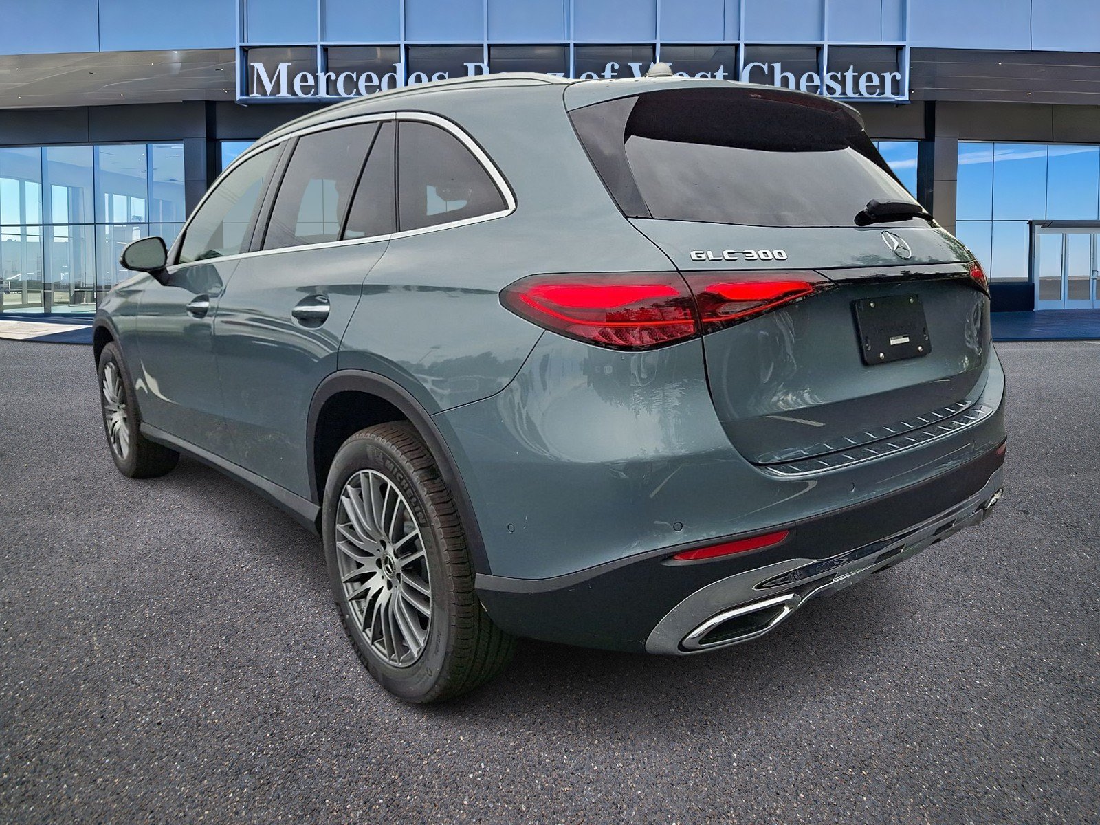 New 2027 Verde Silver Metallic Mercedes-Benz GLC 300 image 25