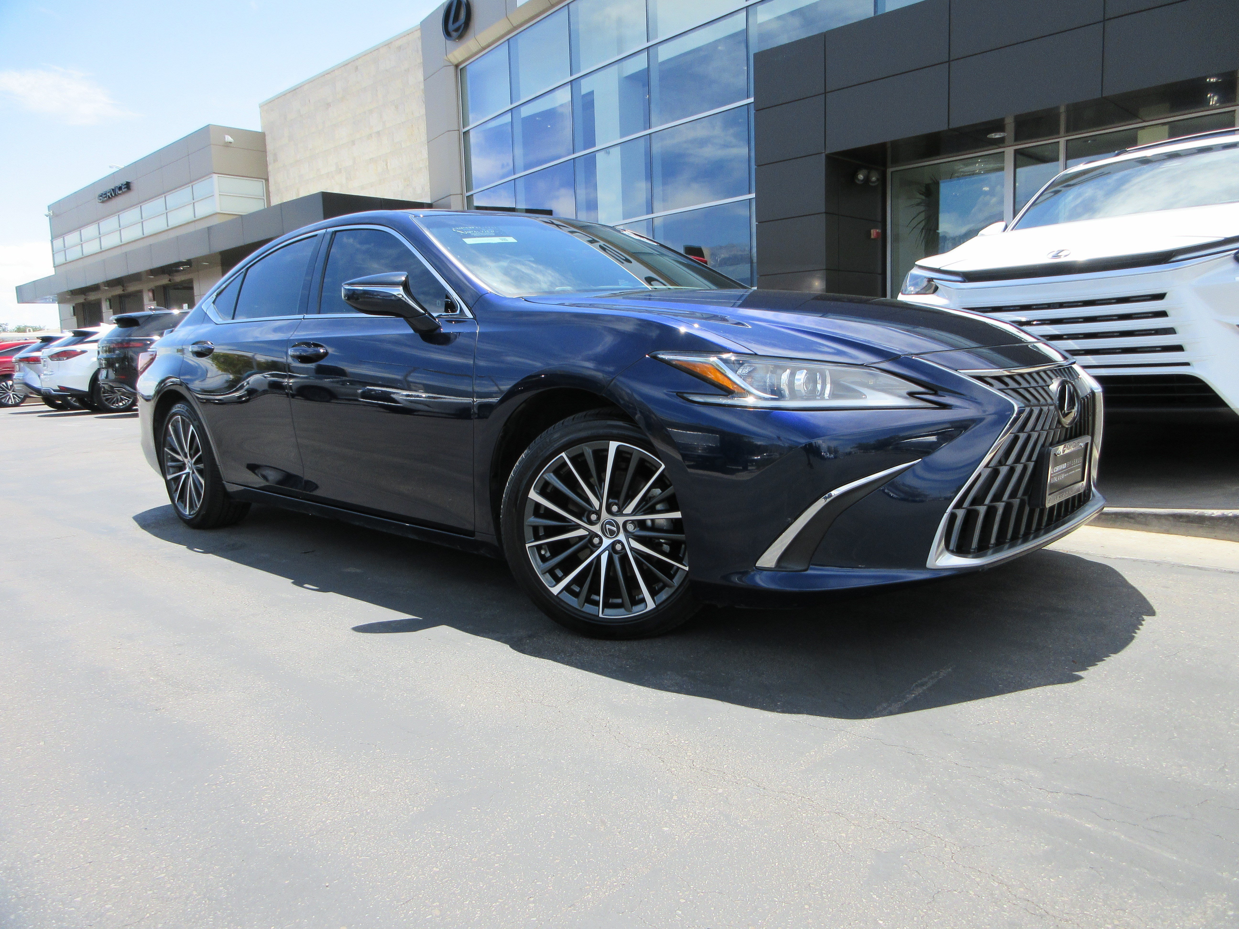 Used 2025 Nightfall Mica Lexus 300h image 13