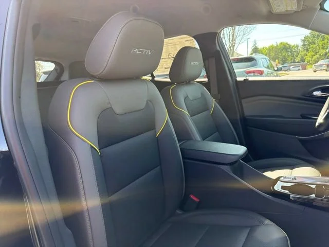New 2026 Mosaic Black Metallic Chevrolet ACTIV image 17