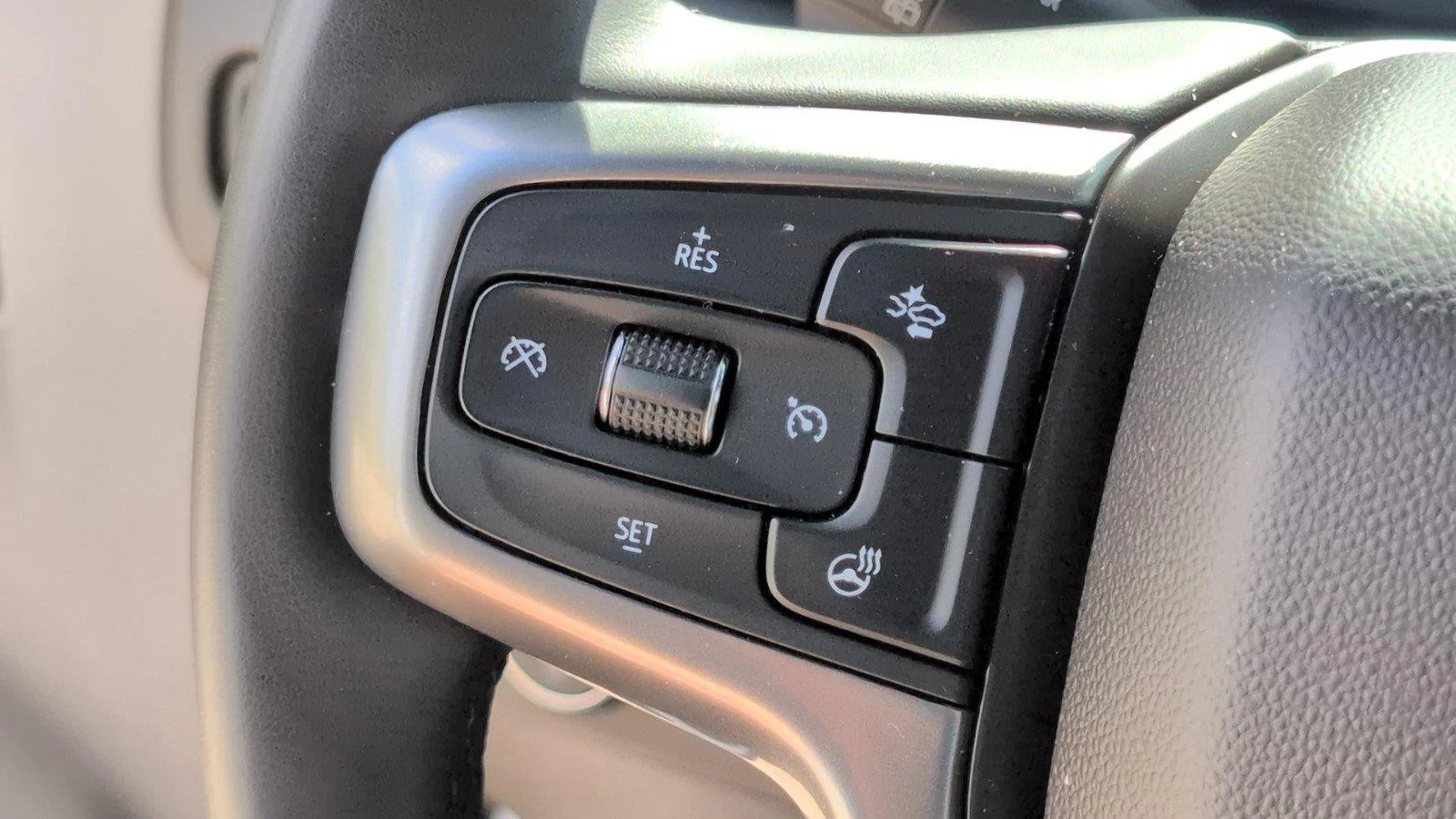 Used 2023 SUMMIT WHITE Chevrolet Z71 image 29