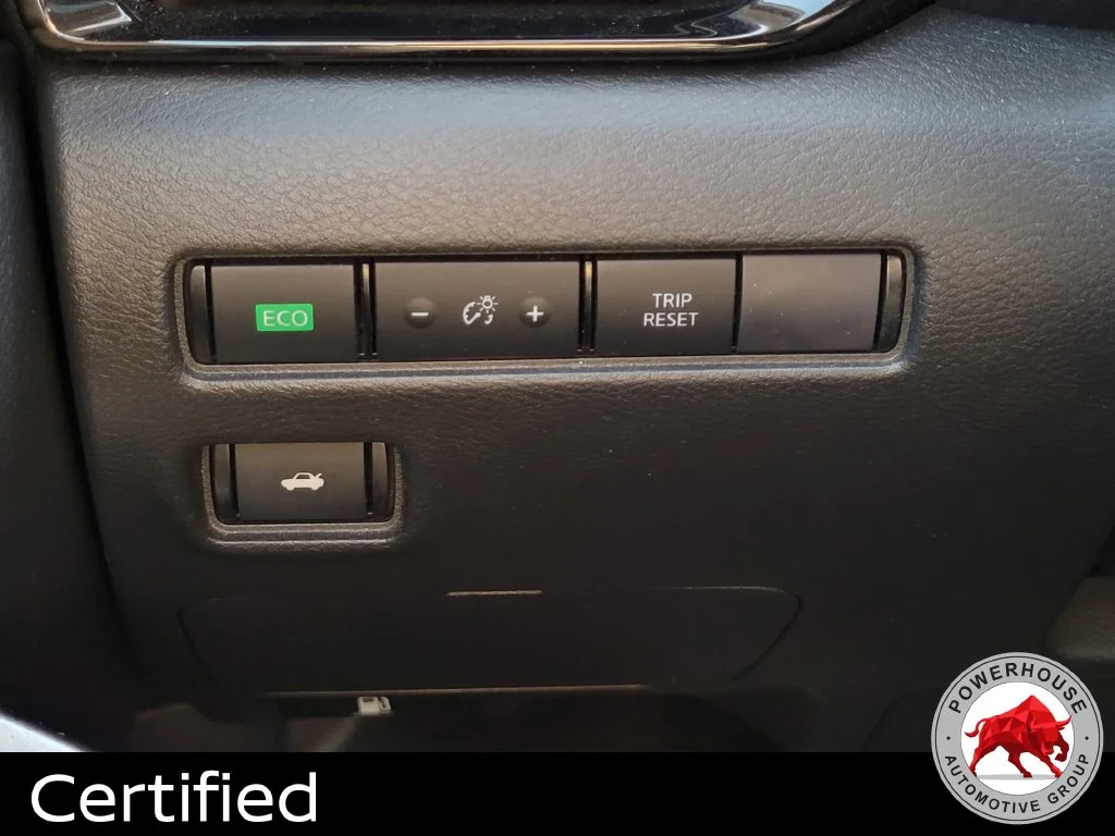 Used 2023 White Nissan SR image 28