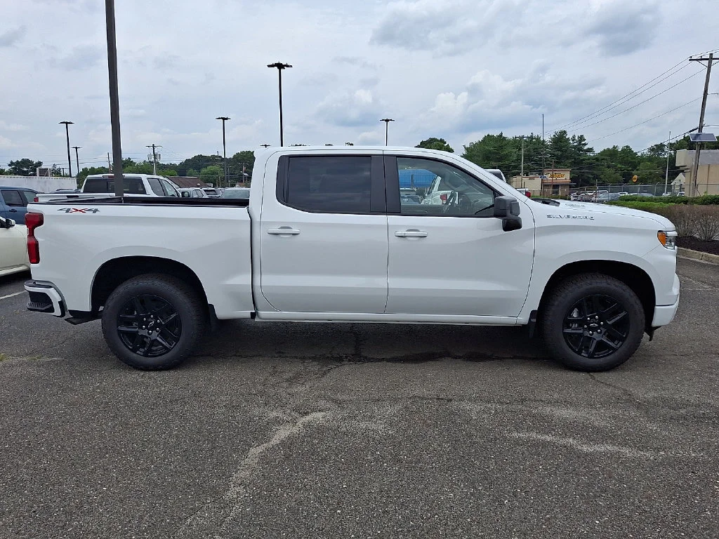 New 2026 Summit White Chevrolet RST image 9