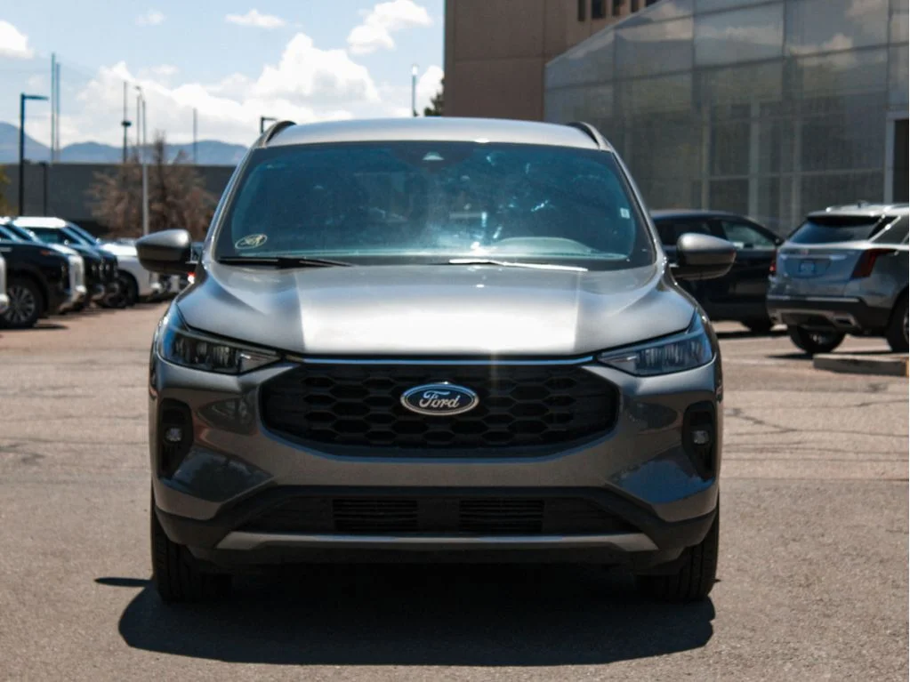 Used 2025 Gray Ford ST-Line Select image 2