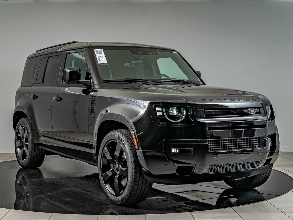 New 2026 Santorini Black Land Rover X-Dynamic SE image 3
