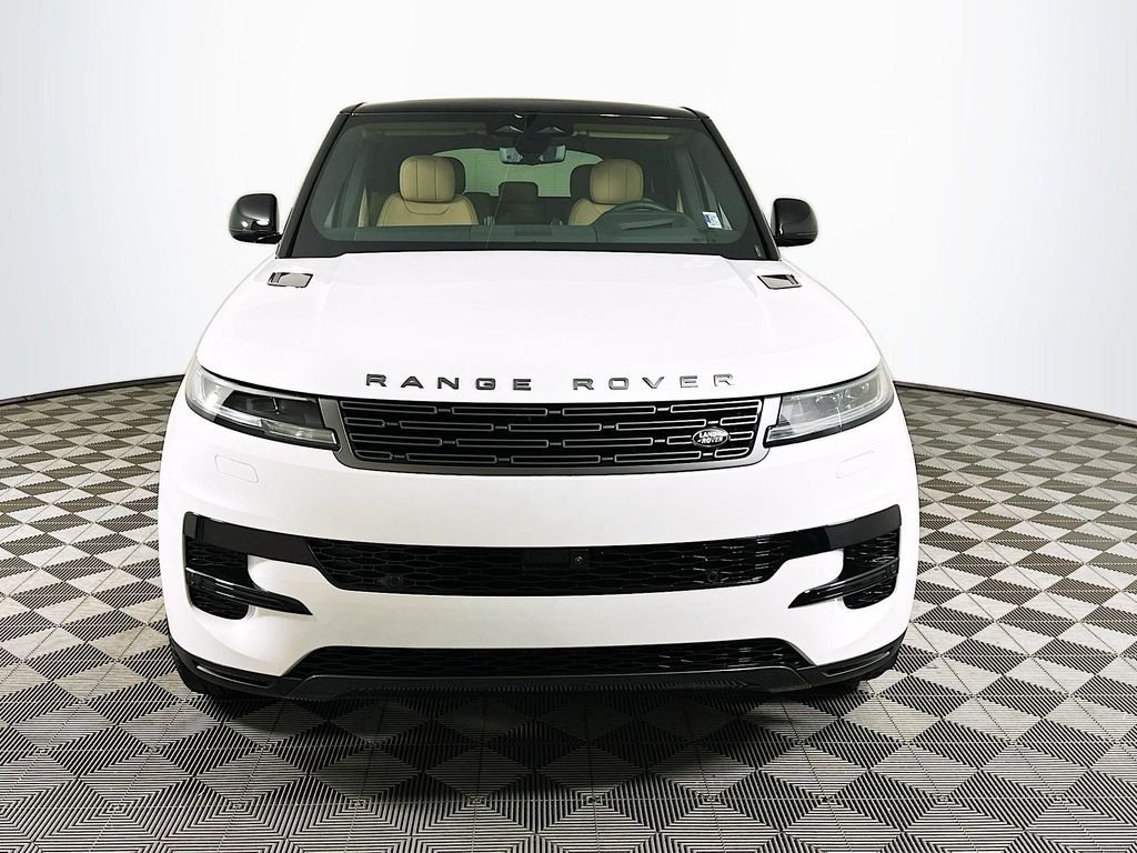 Used 2026 Ostuni Pearl White Premium Metallic Land Rover SE image 2