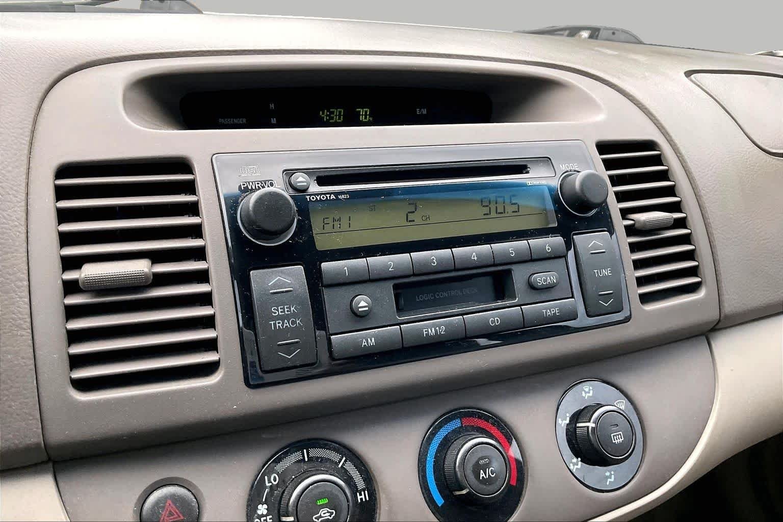 Used 2003 Desert Sand Mica Toyota LE image 25