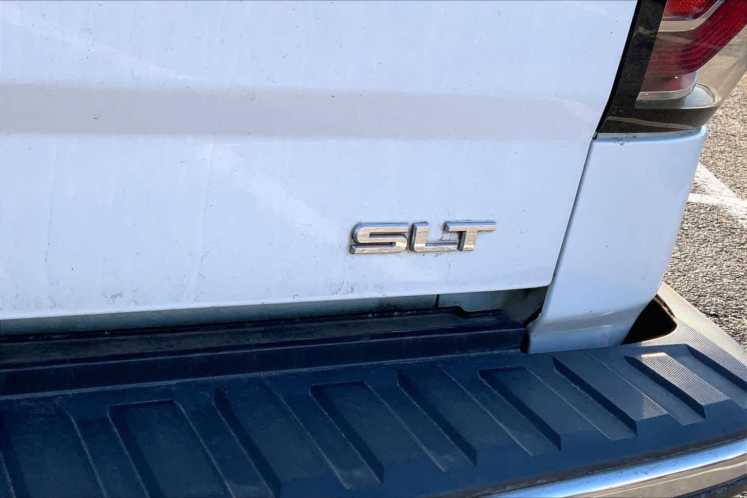 Used 2018 Summit White GMC SLT image 10