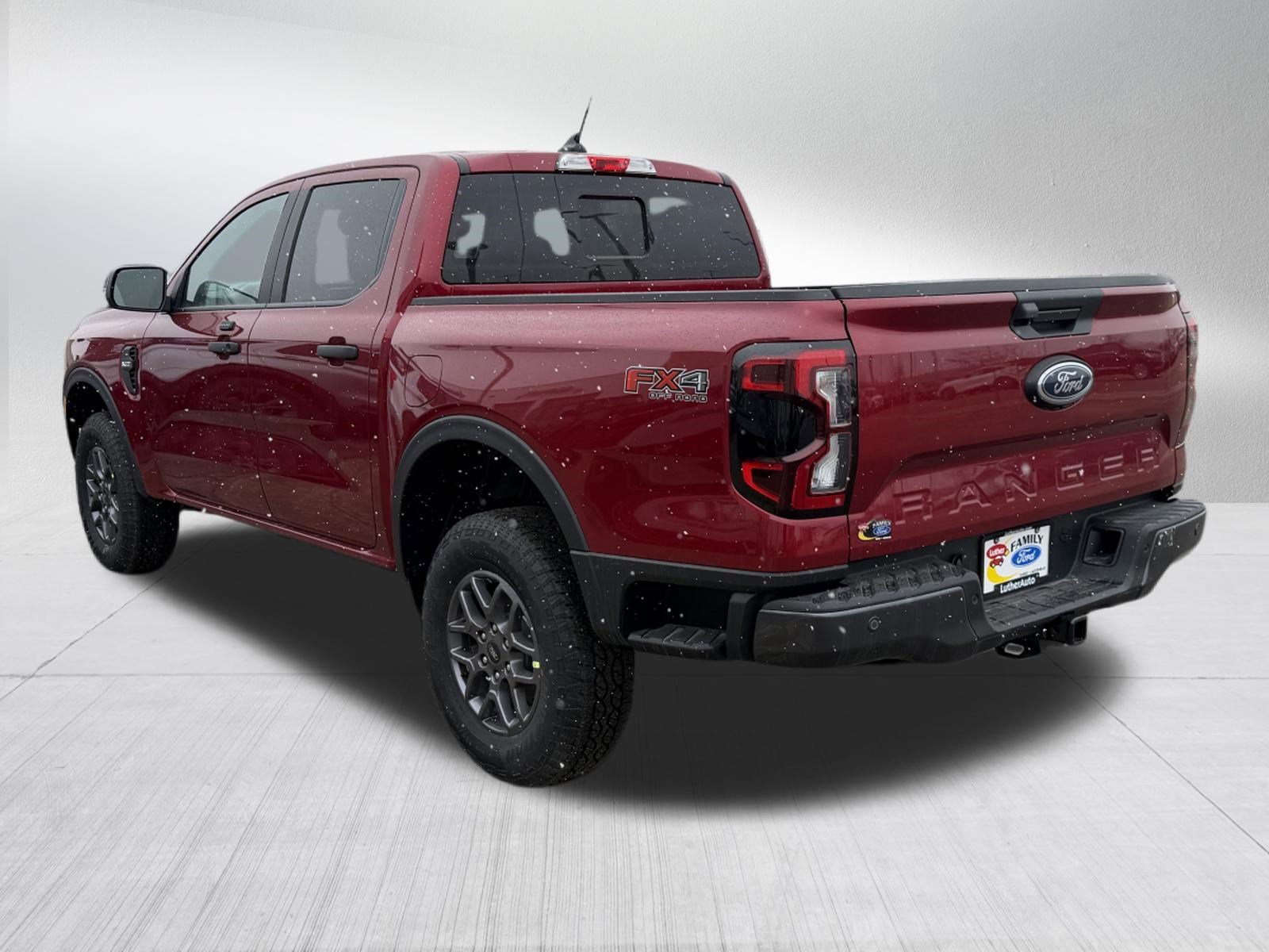 New 2025 Ruby Red Metallic Tinted Clearcoat Ford XLT image 3