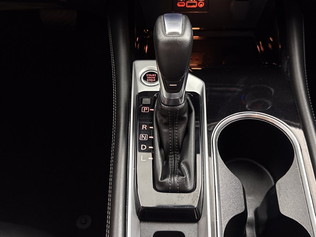 Used 2020 Silver Nissan 2.5 Platinum image 21