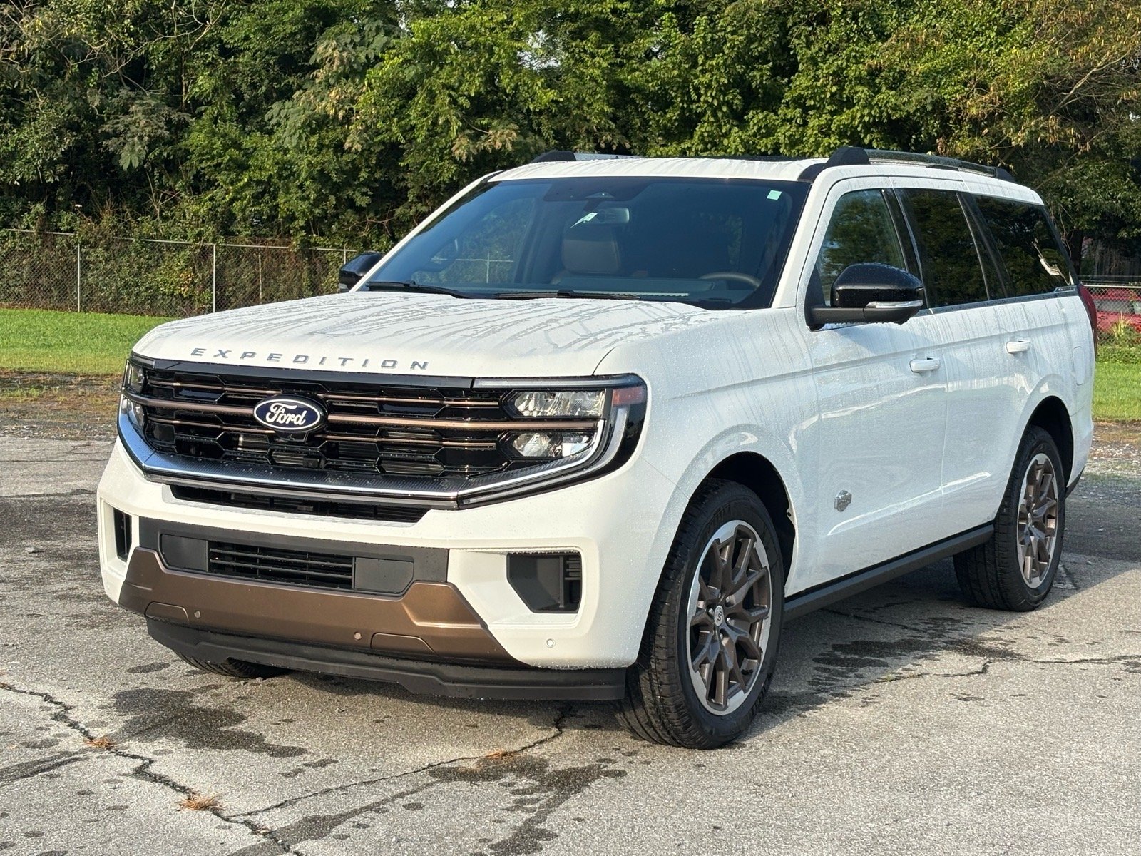 New 2027 Star White Metallic Tri-Coat Ford King Ranch® image 2