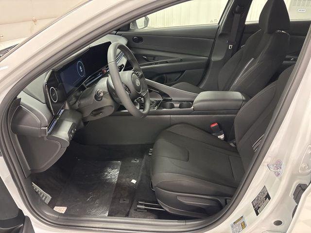 2025 Hyundai Elantra Blue - Photo 7
