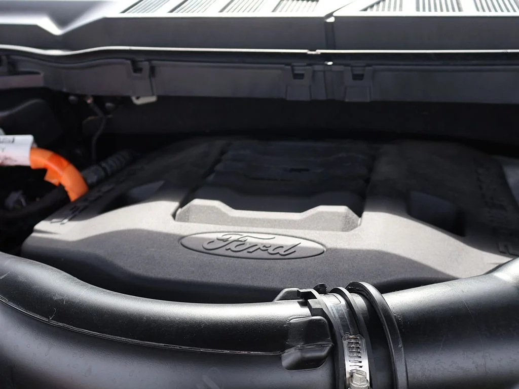 Used 2023 Gray Ford Lariat image 19