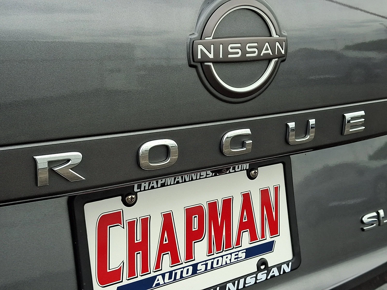 Used 2023 Gun Metallic Nissan SL image 32