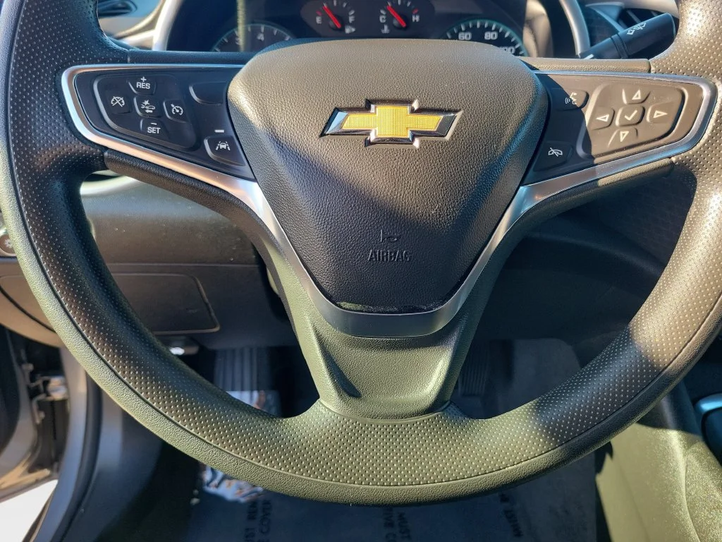 Used 2025 Gray Chevrolet LT image 26