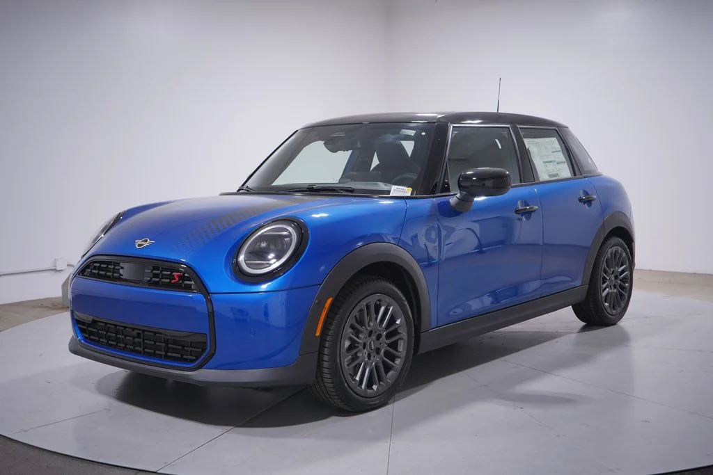 2026 MINI Hardtop Cooper S Signature's photo