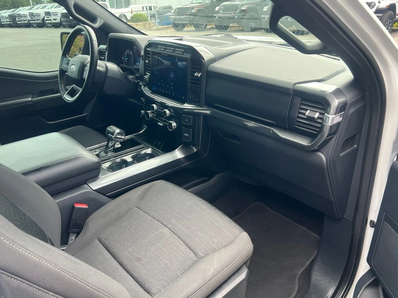 Used 2023 White Ford XLT image 21