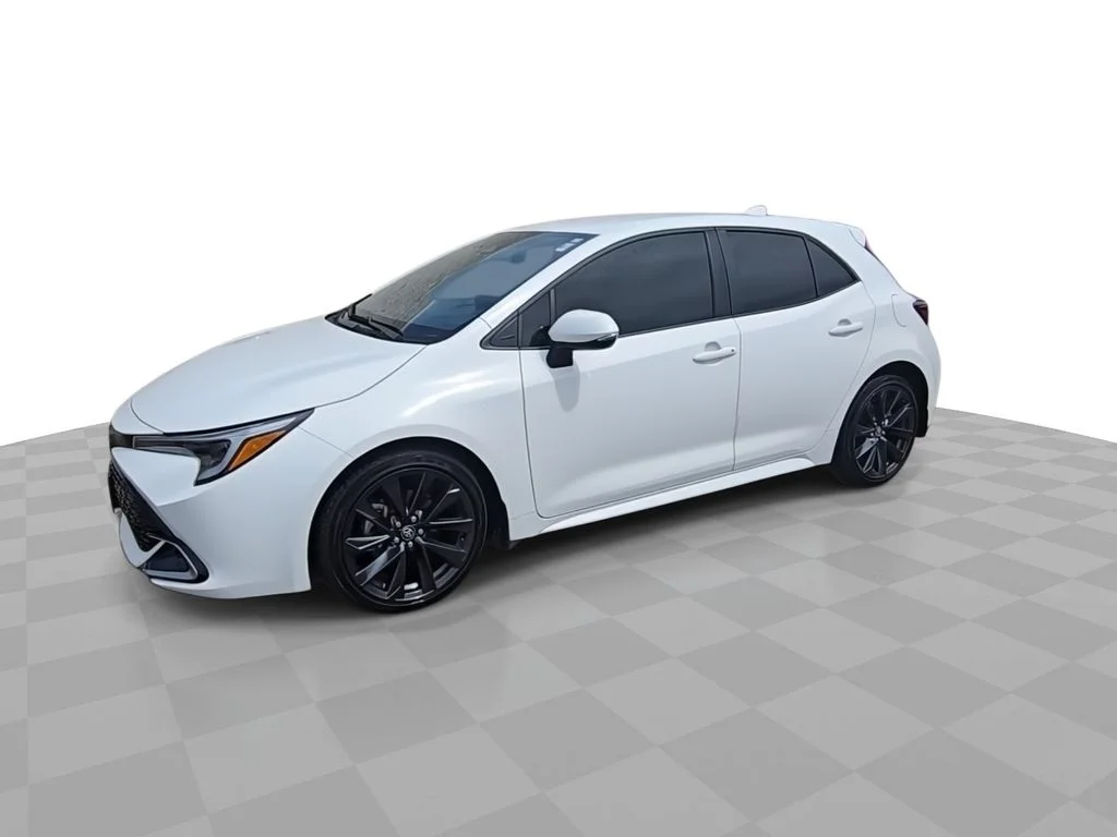 Certified Used 2025 White Toyota XSE image 4
