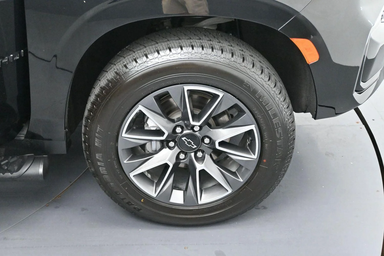 Used 2023 Black Chevrolet Z71 image 35