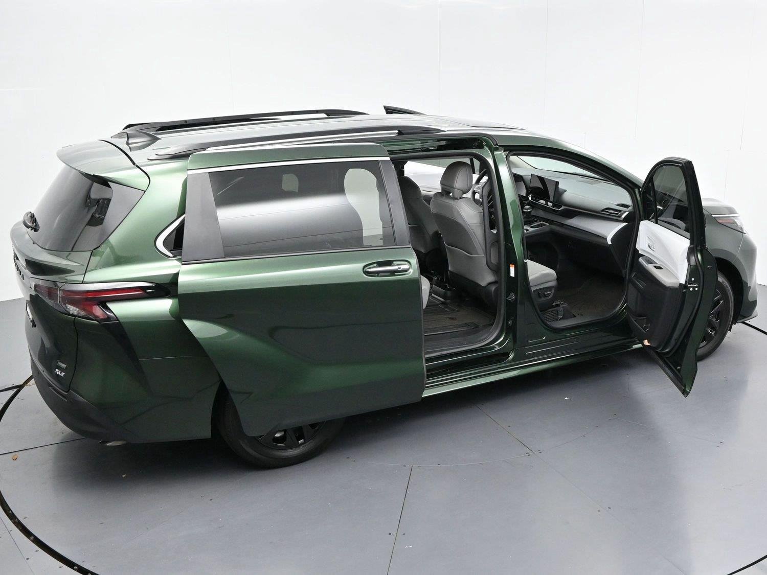 Used 2025 Cypress Toyota XLE 8-Passenger image 44