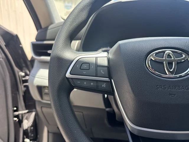 Used 2022 Gray Toyota L image 17