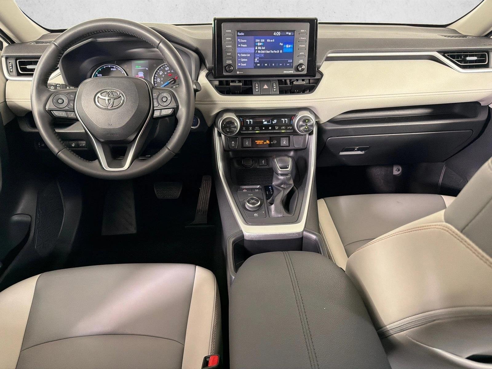 Used 2022  Toyota Hybrid XLE Premium image 24