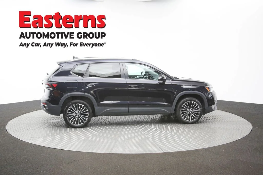 Used 2025 Black Volkswagen 1.5T SE image 39