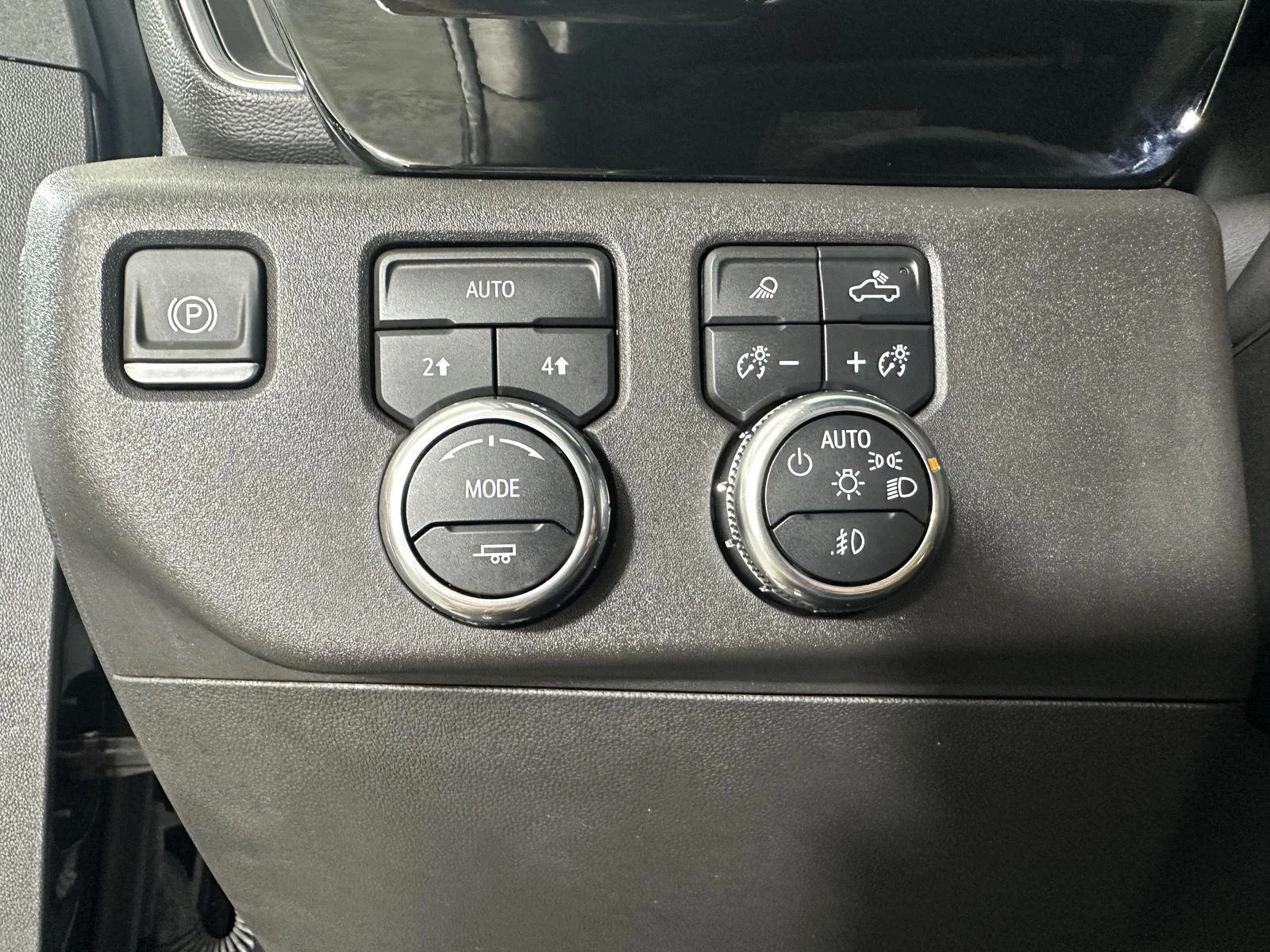 Used 2024 Titanium Rush Metallic GMC SLT image 26