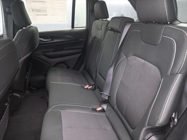 New 2026 Silver Zynith Exterior Paint Jeep Laredo image 23