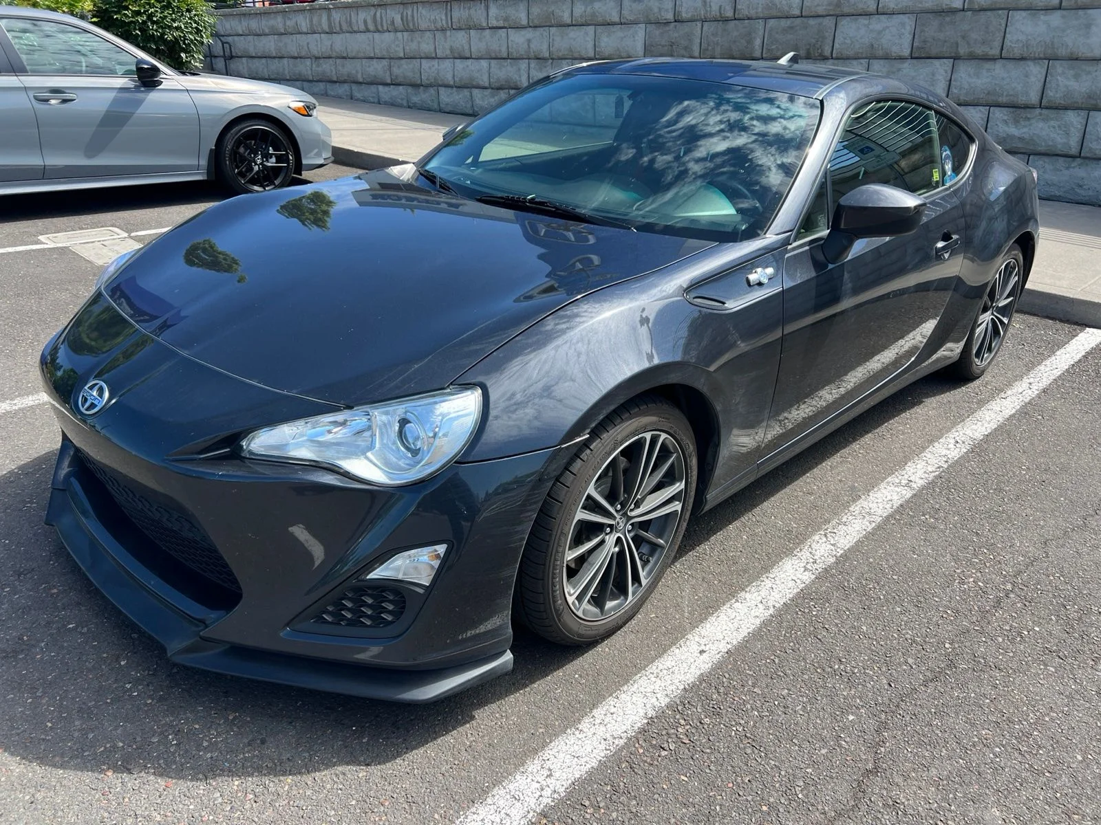 Used 2015 Asphalt Scion Base image 1