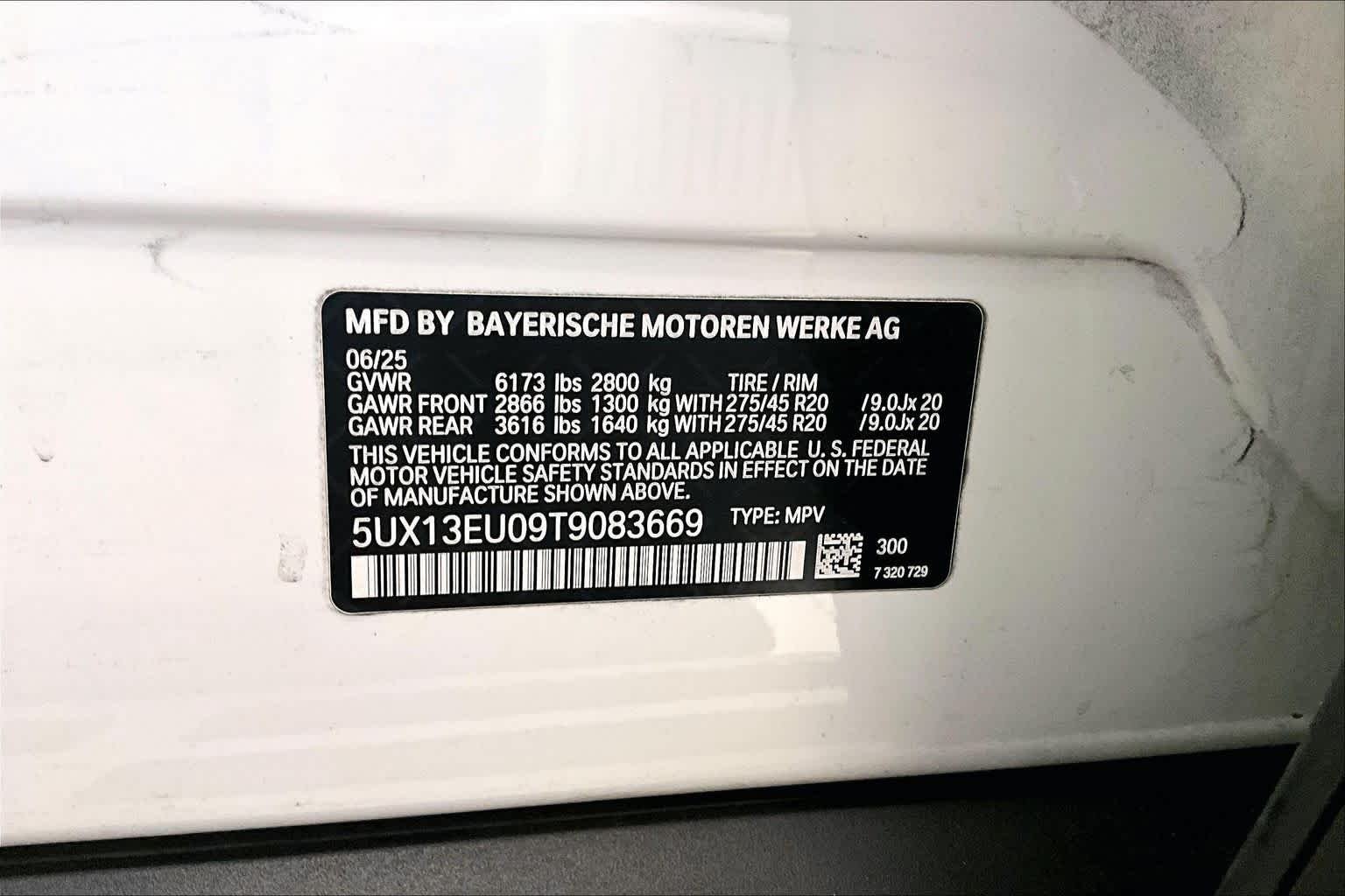 Used 2026 Alpine White BMW sDrive40i image 31