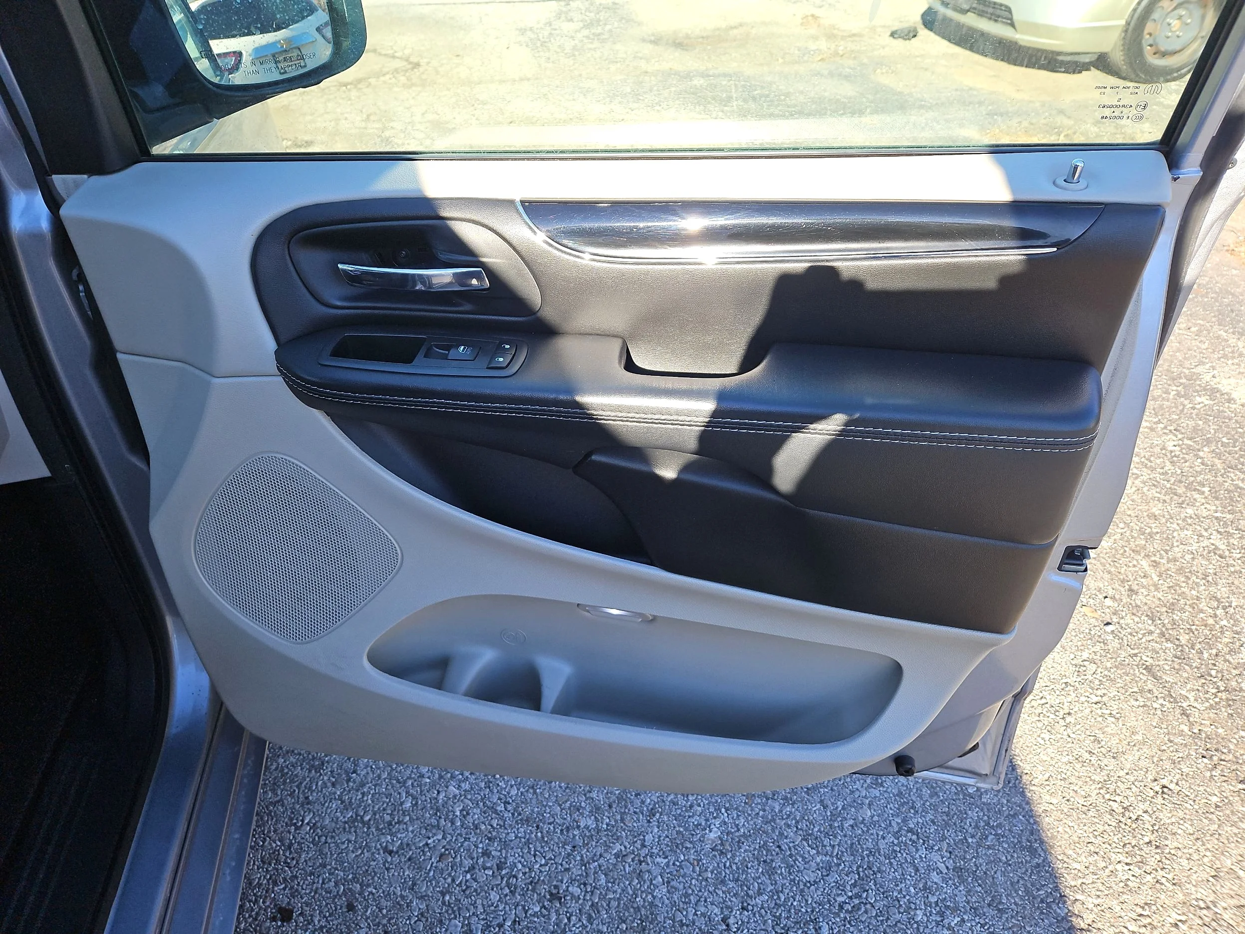 Used 2017  Dodge SXT image 13