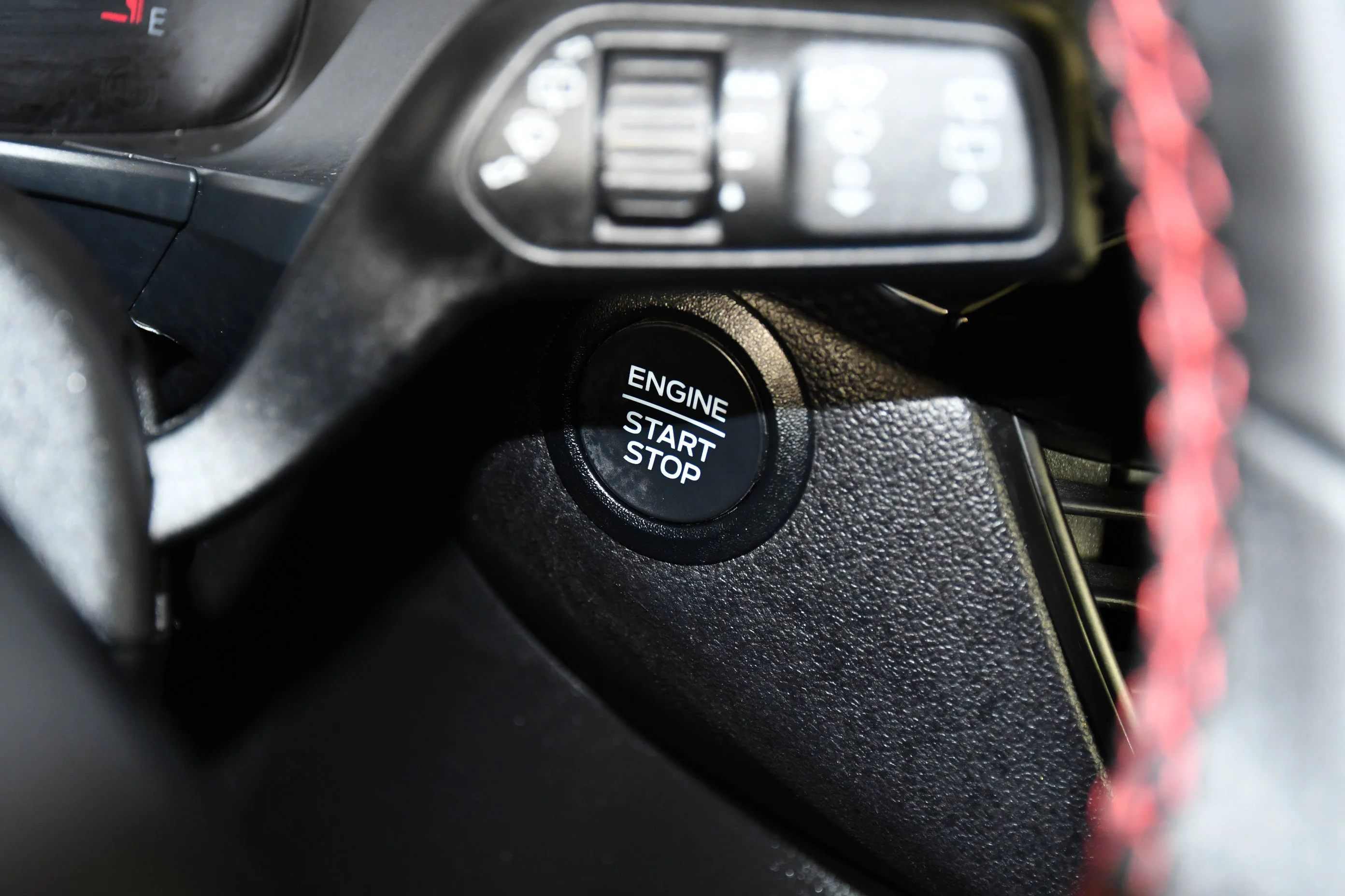Used 2025 Gray Metallic Ford ST-Line image 25